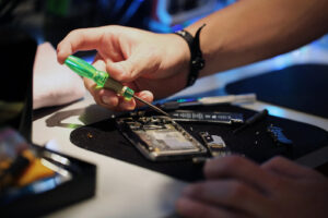 Tips to Get Your Phones Fixed Without Breaking the Bank